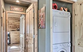 Cozy Heber-Overgaard Cabin With Fire Pit, Game Room!